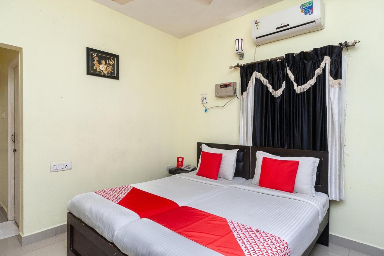 Oyo 30490 Shakuntala Village Resort Bolpur Bagian luar foto